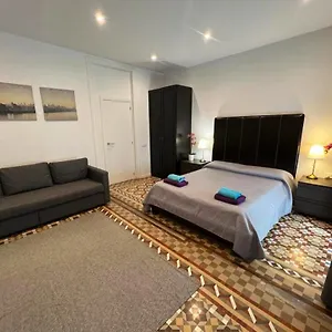 Bed & Breakfast Rooms On Balmes, Barcelona
